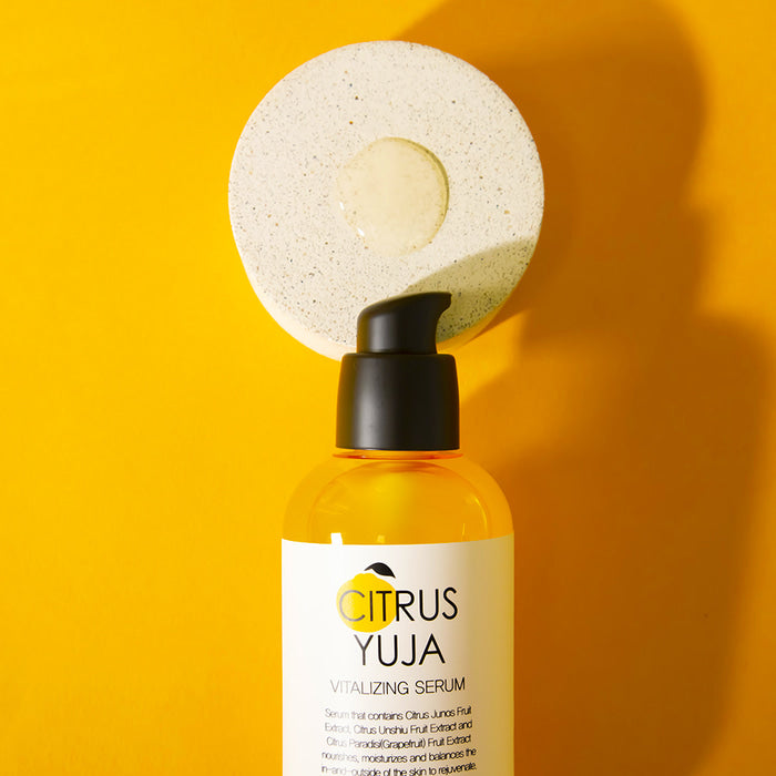 Farmstay Citrus Yuja Vitalizing Serum 100ml - Glowii Beauty