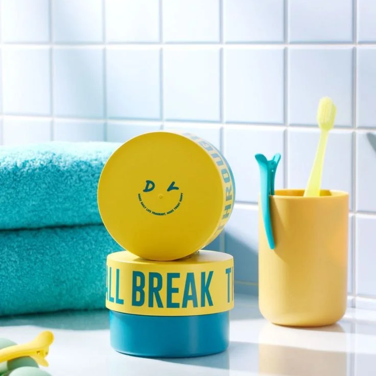 Dear Doer Break Scrub 300ml - Shop now at Glowii Beauty