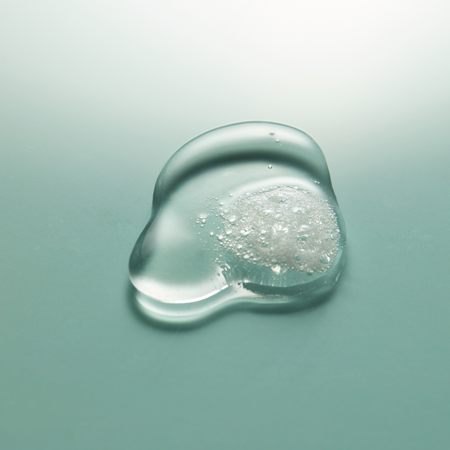 Goodal Houttuynia Cordata Hyaluron Soothing Pore Cleansing Oil 200ml - Shop now at Glowii Beauty