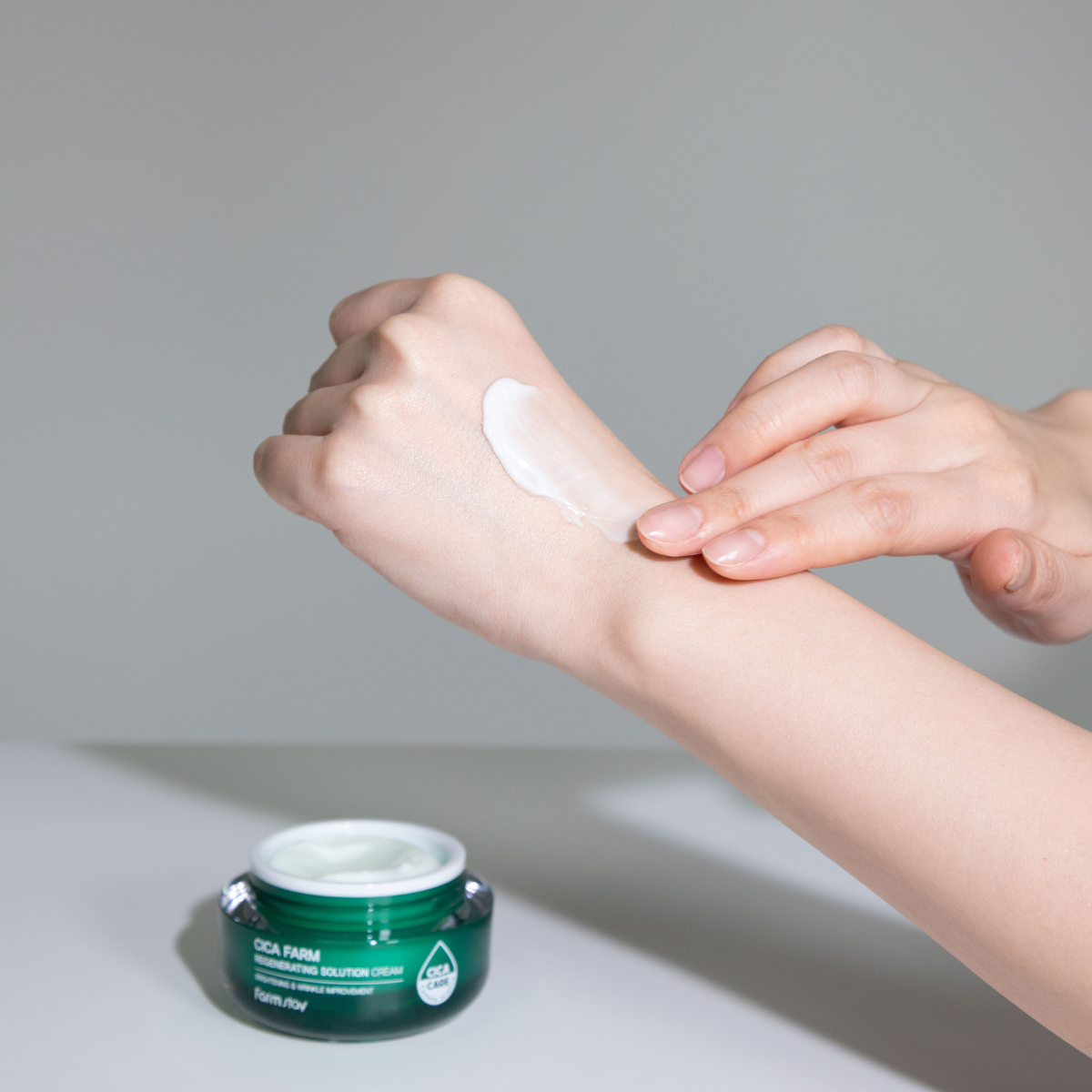 Farmstay Cica Farm Regenerating Solution Cream 50ml  - Glowii Beauty
