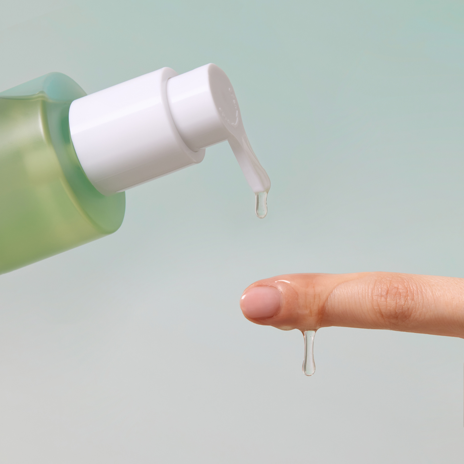 Goodal Houttuynia Cordata Hyaluron Soothing Pore Cleansing Oil 200ml - Shop now at Glowii Beauty