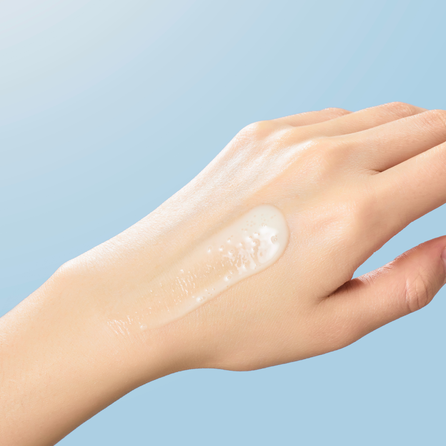 Goodal Heartleaf Soothing Hyaluron Sun Serum SPF 50+ PA++++ 50ml - Shop now at Glowii Beauty