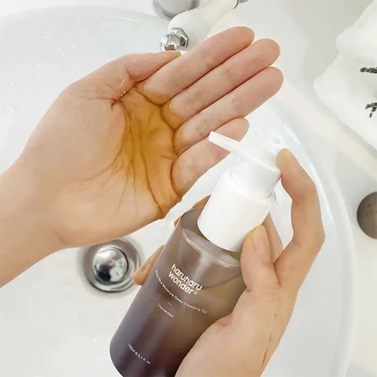 Haruharu Wonder Black Rice Cleansing Oil  - Glowii Beauty