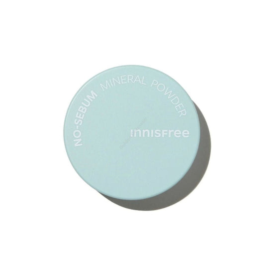 Innisfree No Sebum Mineral Powder 5g setting powder in a clear container, designed to control oil and provide a matte finish.