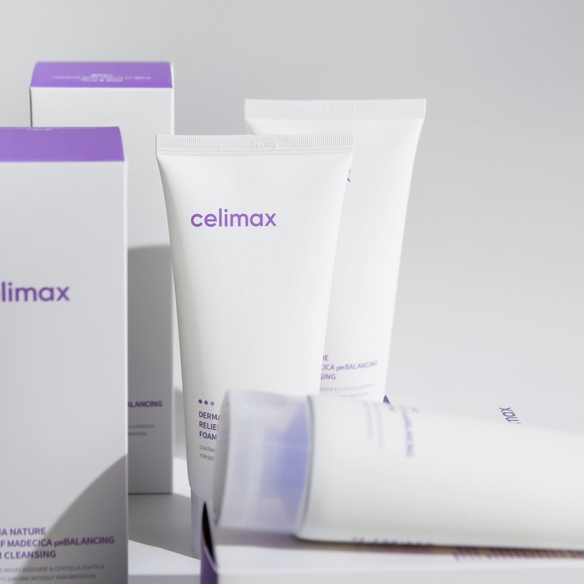 Celimax Derma Nature Relief Madecica Ph Balancing Foam Cleansing 150ml | Glowii Beauty
